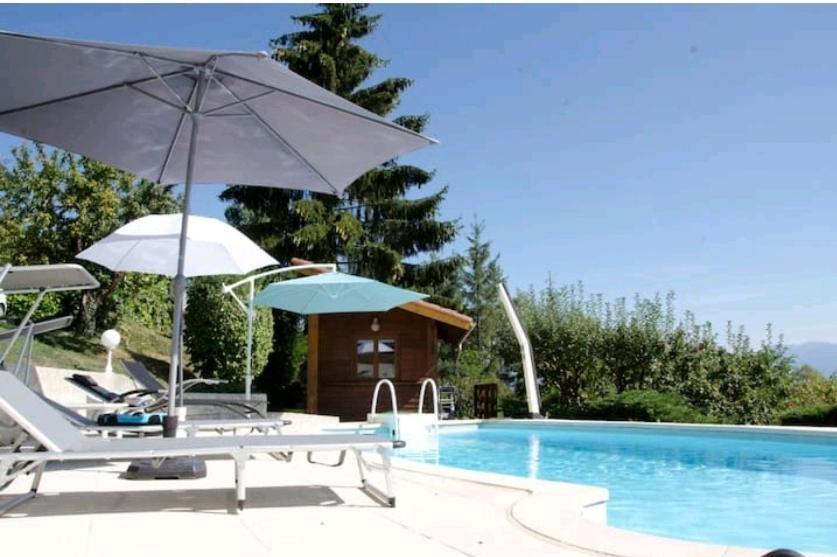 La Villa Jo Le Grand-Lemps Exterior photo