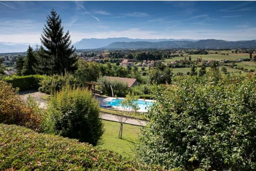La Villa Jo Le Grand-Lemps Exterior photo